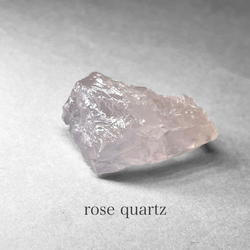 rose quartz / ローズクォーツ原石 I ( レインボーあり ) 天然石 N.st