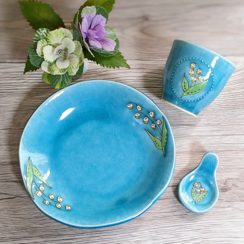 廃盤品 マルリ 陶器製 花柄 食器セット スプーン お花のカタチの器(中)すずらん柄 中皿 アトリエ翡翠 通販