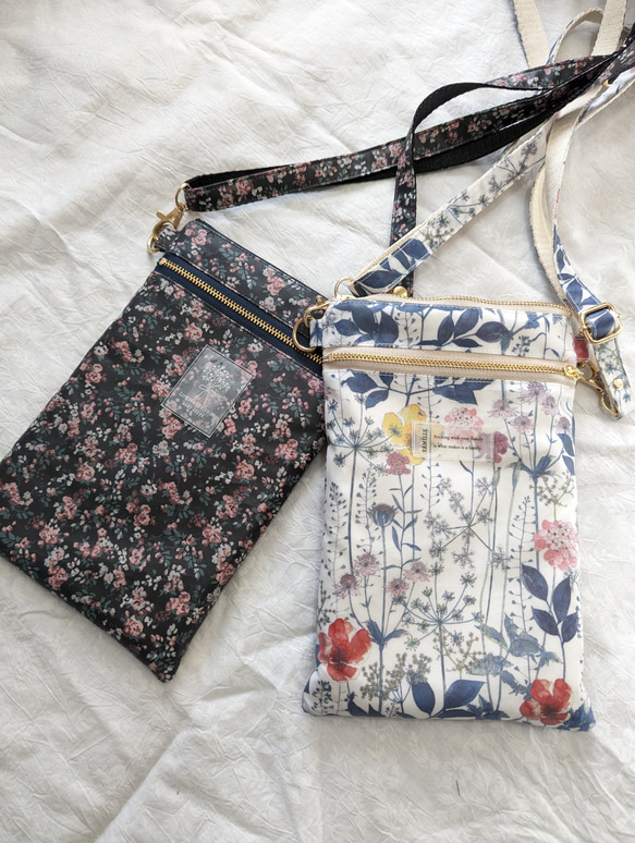 リバティ ラミネート スマホショルダー スマホポーチ サコッシュ