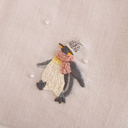 ペンギンの冬のお散歩 手刺繍巾着袋 ポーチ Chalet de Pon 通販