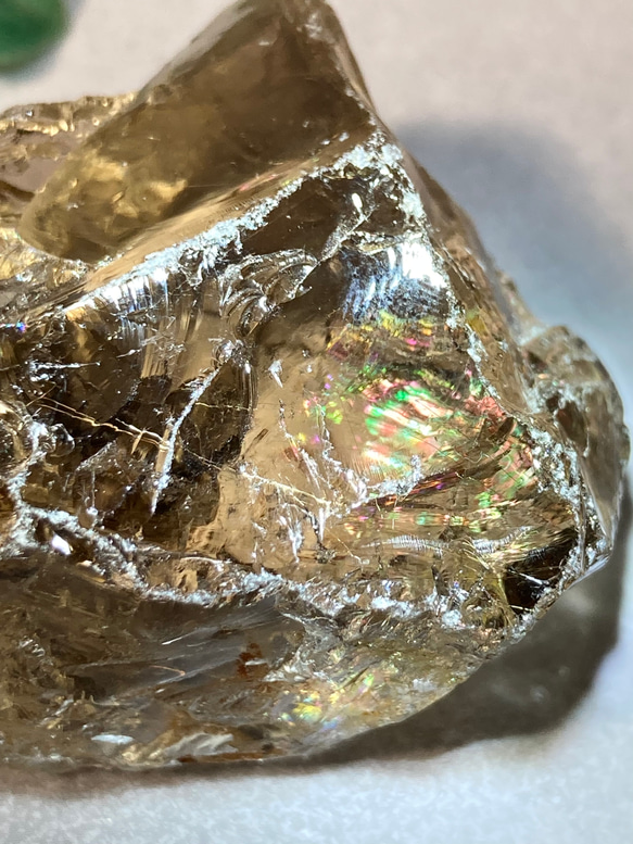 ルチル内包✨ レインボー スモーキークォーツ 　かち割り　水晶　原石 2枚目の画像