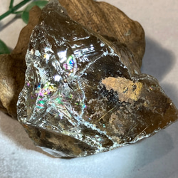 ルチル内包✨ レインボー スモーキークォーツ 　かち割り　水晶　原石 5枚目の画像
