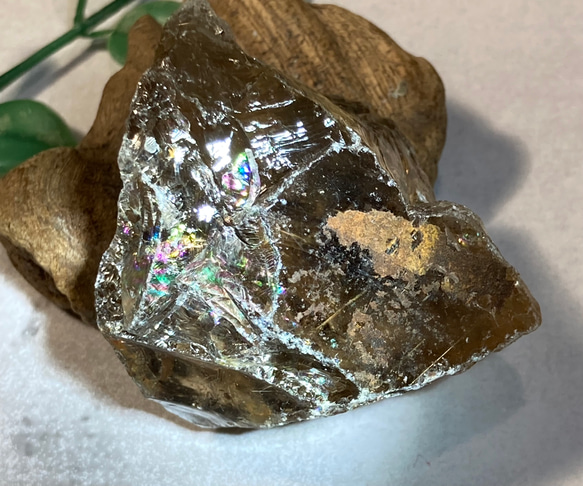 ルチル内包✨ レインボー スモーキークォーツ 　かち割り　水晶　原石 5枚目の画像