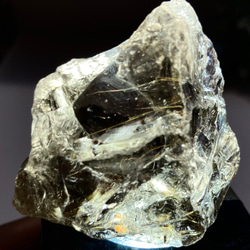 ルチル内包✨ レインボー スモーキークォーツ 　かち割り　水晶　原石 1枚目の画像