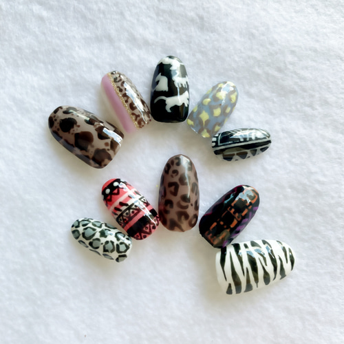 ネイルチップ 〜 フェミニン アニマル〜 アニマル柄 動物 カラフル 白