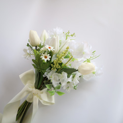ピュアホワイトなクラッチブーケ　ブライダルブーケ　ブライダル　結婚式　ウェディング　造花　 12枚目の画像