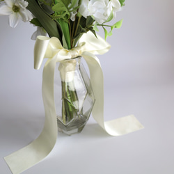 ピュアホワイトなクラッチブーケ　ブライダルブーケ　ブライダル　結婚式　ウェディング　造花　 13枚目の画像