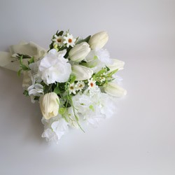 ピュアホワイトなクラッチブーケ　ブライダルブーケ　ブライダル　結婚式　ウェディング　造花　 11枚目の画像