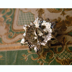 ヴィンテージ チェコ製 お花型ガラスパールのラインストーンボタン 4枚目の画像