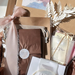 淡水パール 大人かっこいい リュクス ツイン【サージカルステンレス】　甘辛　クール　シャツ　ブラウンコーデ　アクセント 7枚目の画像