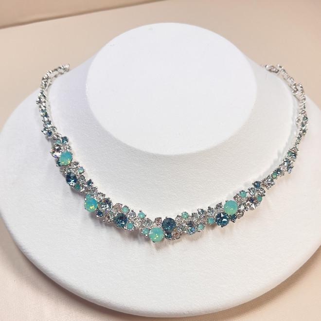 天然石 ネックレス　キラキラ　ゴージャズ　ギフト　記念日　ブルー