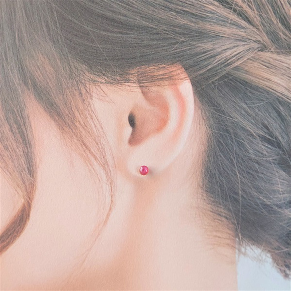 【少し訳あり】４ｍｍ！宝石質✨スタールビー✨ ラウンドカボションピアス【金属アレルギー対応】　AP-＃352 4枚目の画像