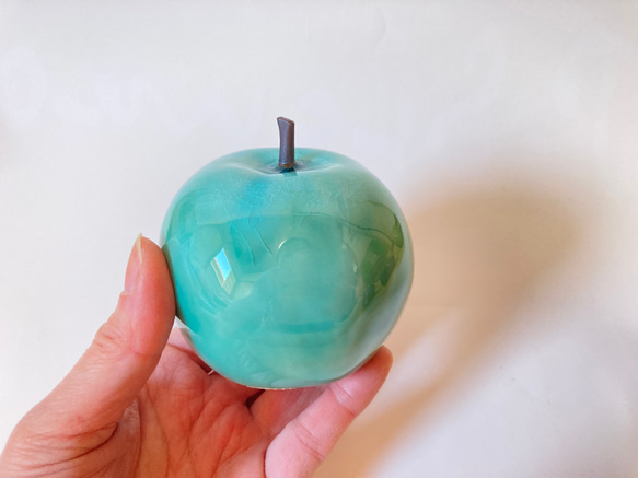 ワケありの逸品　トルコブルーガラス釉のリンゴ 3枚目の画像
