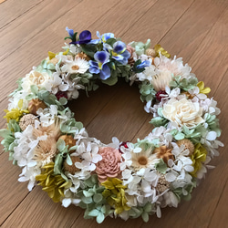 《再販》 パンジーとプリザーブド紫陽花の優しいブルーグリーンリース28cm（お買い得商品＊1点限定） 1枚目の画像