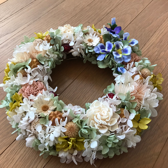 《再販》 パンジーとプリザーブド紫陽花の優しいブルーグリーンリース28cm（お買い得商品＊1点限定） 6枚目の画像