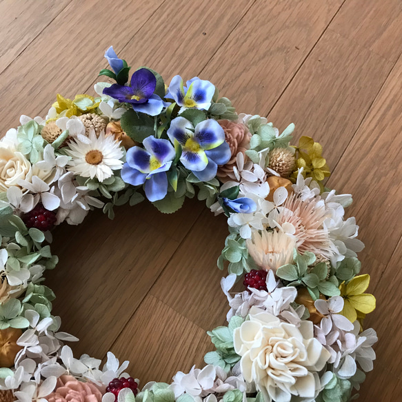 《再販》 パンジーとプリザーブド紫陽花の優しいブルーグリーンリース28cm（お買い得商品＊1点限定） 7枚目の画像