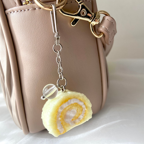ロールケーキ♡ キーホルダー 食品サンプル スイーツアクセサリー ゆめ