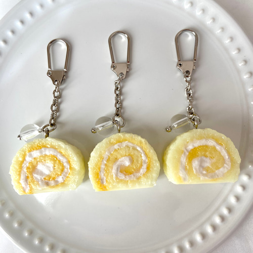 ロールケーキ♡ キーホルダー 食品サンプル スイーツアクセサリー ゆめ