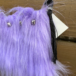 フェイクファーのサコッシュ　薄紫×チェッカーフラッグ 3枚目の画像