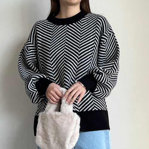 冬も明るい気分に！ざっくり編みのヘリンボーン柄ニット2025 プル