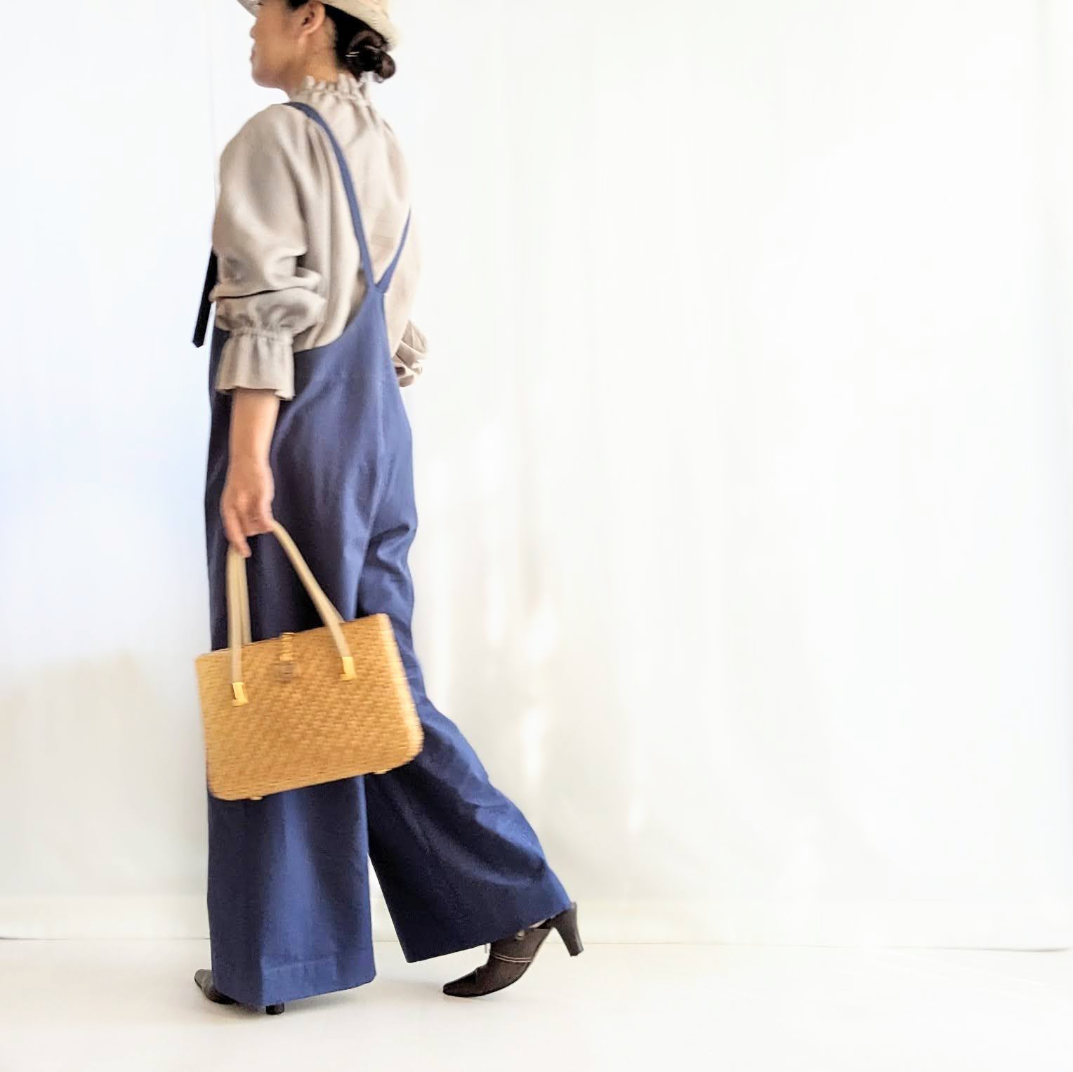 大人のためのサロペットパンツ（瑠璃色　コットンツイル）