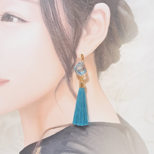 手染めビーズとタッセルのアクセサリー ヒンメル 勇者 ピアス