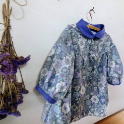 受注製作✨春待ちお花のギャザーブラウス　グリーン✖青紫　5〜6部丈袖　　 2枚目の画像