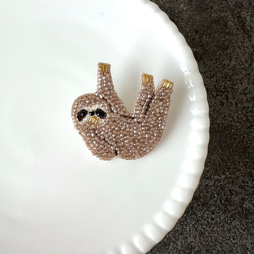 ナマケモノのブローチ ブローチ La mienne 通販 17121536｜Creema