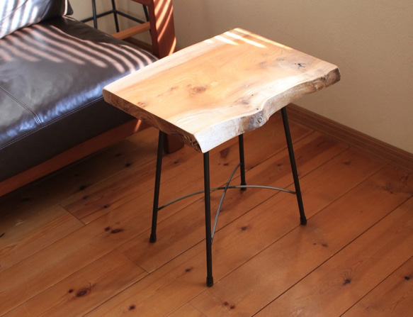 天然木 欅のアイアンサイドテーブル　コーヒーテーブル　リビングテーブル 3枚目の画像