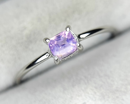 ラベンダーカラーのシルキーサファイアのシルバーリング 11号