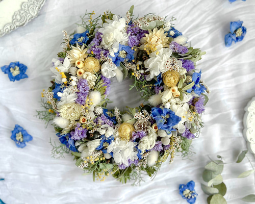 ふんわりすみれ色スターチスのオーパルリースミモザの蕾