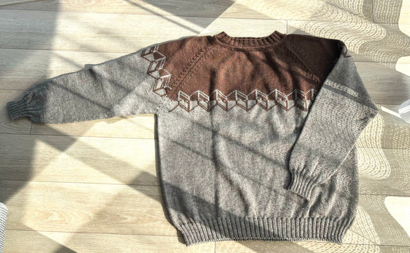 手編み 男性セーター（茶＆グレー） 2枚目の画像