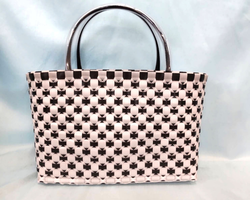 プラカゴ お出かけに！白と黒の2色の シンプルなバック！ かごバッグ