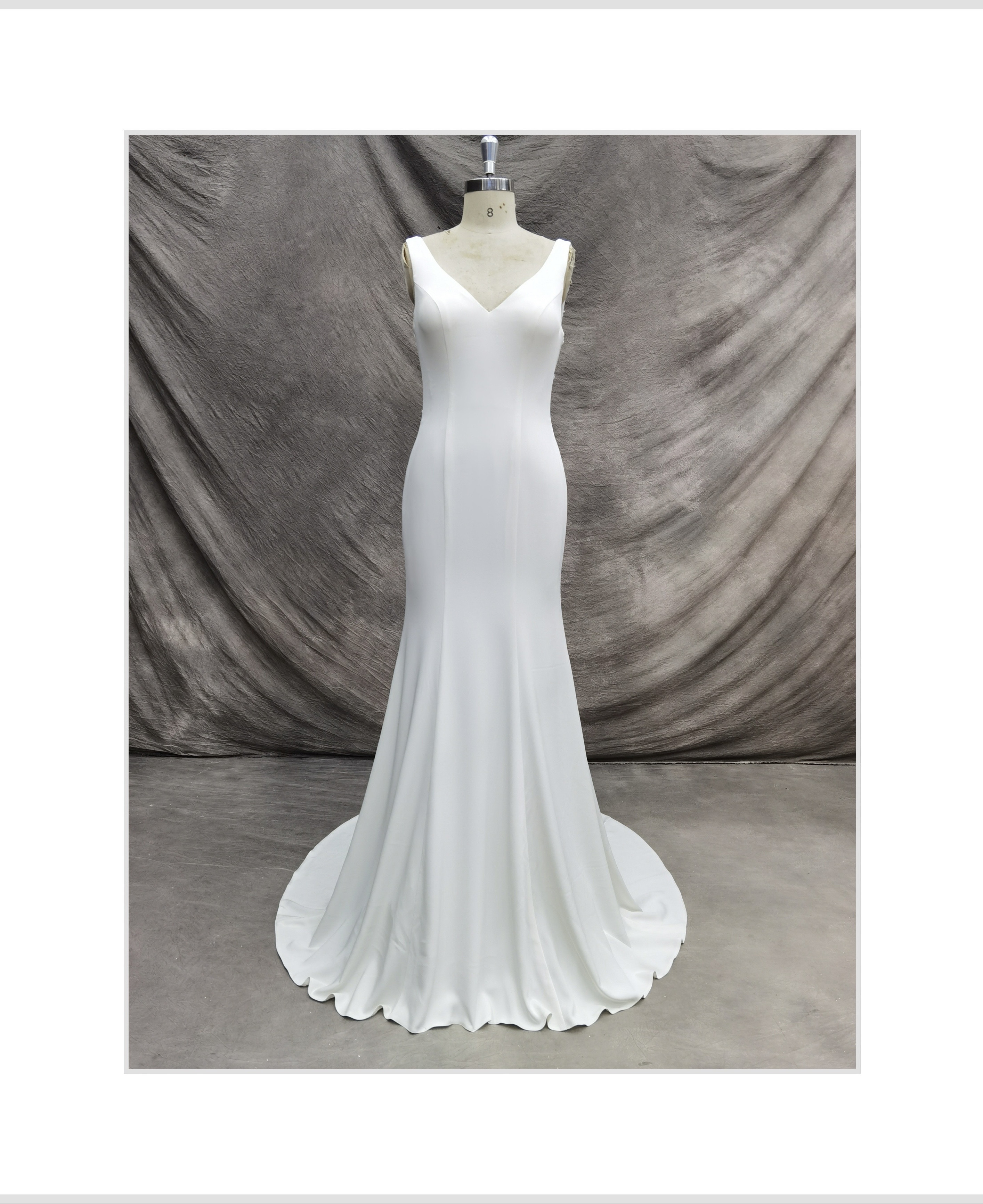 花びら　レース　マーメイド　シンプル　ウェディングドレス　二次会　前撮り