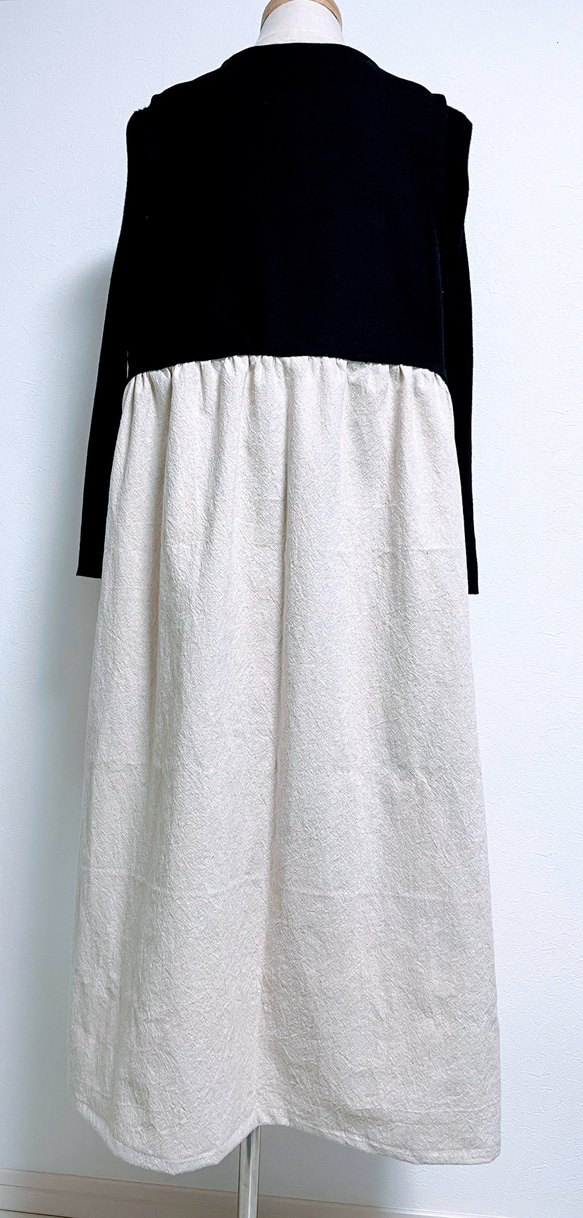 ＜バイカラー＞大人可愛いジャンパースカート　Black✖️natural　linen 4枚目の画像