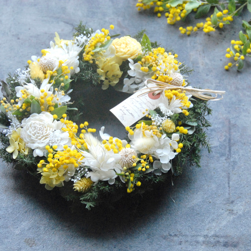 ミモザリース　ラナンキュラス かすみ草　ユーカリ 6e2bfdf538b27a39889a437d603df3