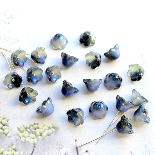 新色！すずらんのガラスビーズ ブルーグリッター×ブラック その他素材  