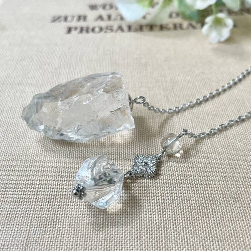 ヒマラヤ水晶（ラフカット） ペンデュラム 《メタルフラワー》天然石
