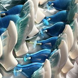 ホエールテール(幸運のお守り)　クジラの尻尾　キーホルダー　バッグチャーム　ブルー　オーシャンアート　レジンアート　10 5枚目の画像