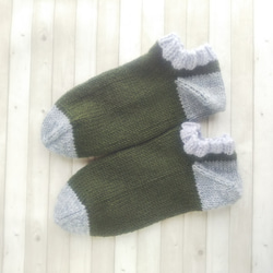 大きめあったかウールの手編み靴下、カバー(モスグリーン+ライトグレー)底面26.5×11.5cm『Creema限定』 1枚目の画像