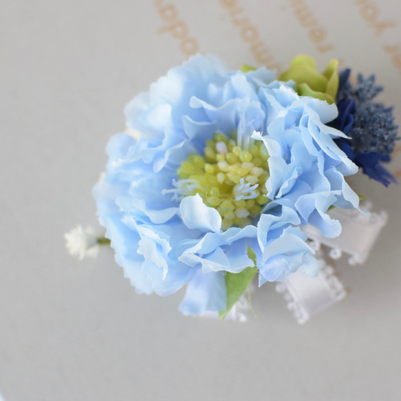 親子コーデ♪ブルースカビオサとかすみ草(透明ケース付き)＊《花職人が作ったコサージュ＊》 3枚目の画像