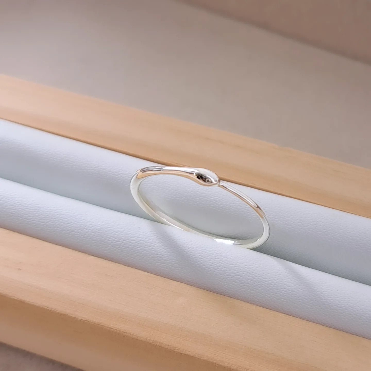 【細い 蛇の指輪】 蛇リング 細い蛇 シンプル蛇 蛇ピンキーリング 蛇指輪 蛇アクセサリー 蛇  京都