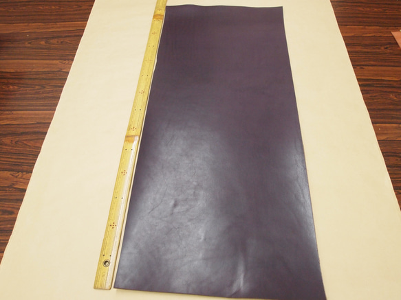 姫路レザー　30cm幅×70cm（21ds程度）　2.0mm　シアロ　パープル　ma231004　皮革　レザー　革 2枚目の画像