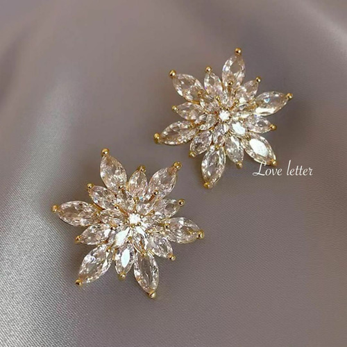 キラキラフラワービジューピアス イヤリング ゴールド 韓国 花 上品 高