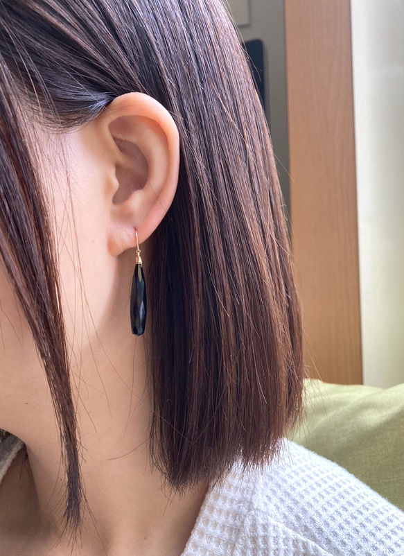ファッションの 大粒ブラックオニキス ロングドロップカット *** (14Kgf)ピアス ピアス