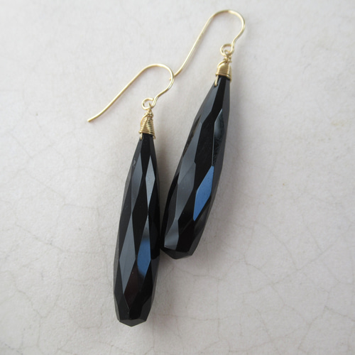 大粒ブラックオニキス ロングドロップカット *** (14Kgf)ピアス 大粒ブラックオニキス ロングドロップカット *** (14Kgf)ピアス