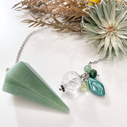 グリーンアベンチュリンと活性加工ビーズのペンデュラム 天然石