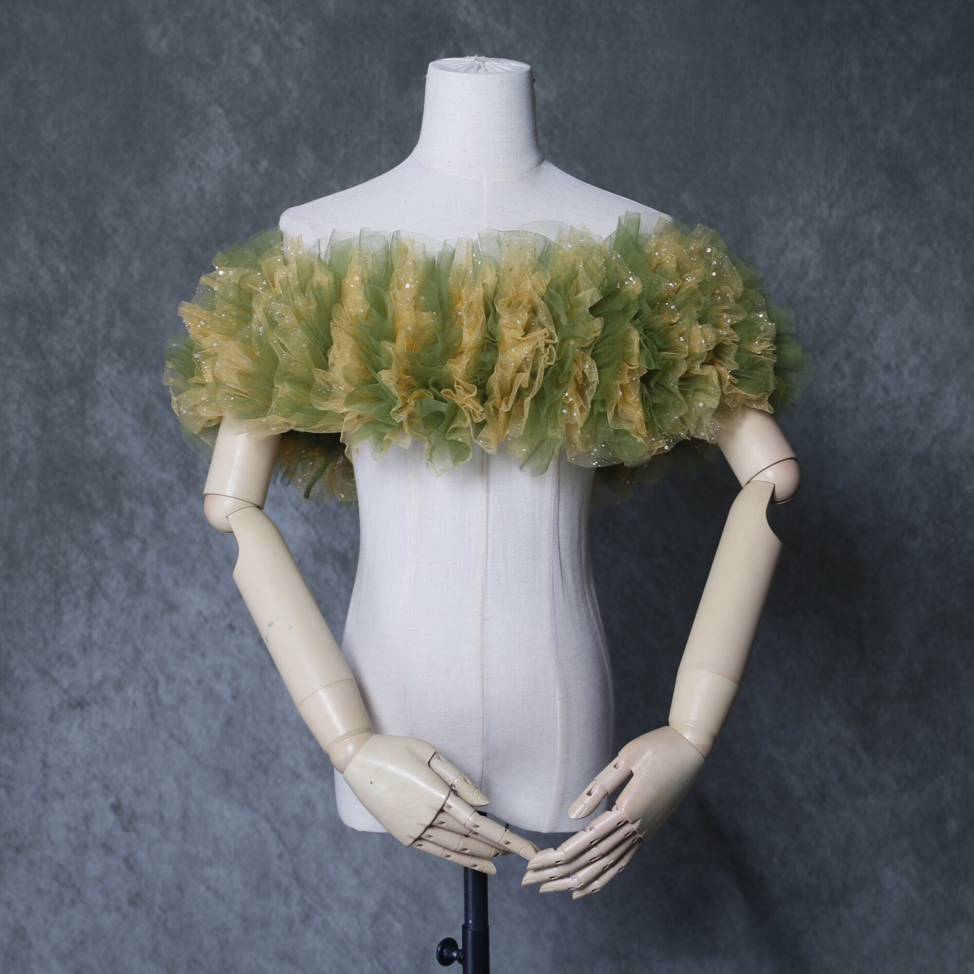 オフショル 取り外し グリーン  イエロー  キラキラグリッターチュール  編み上げ  抜群のおしゃれ見え  抜群のお