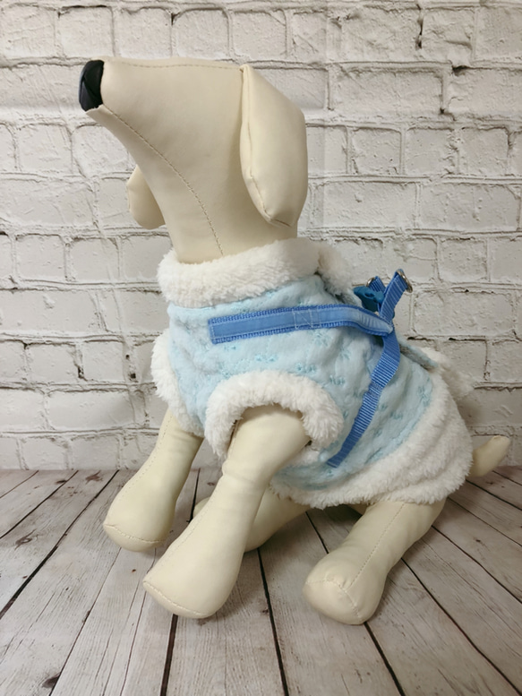 冬用犬猫ハーネス  ライトブルー　あったかモコモコ襟・裾付き　 4枚目の画像