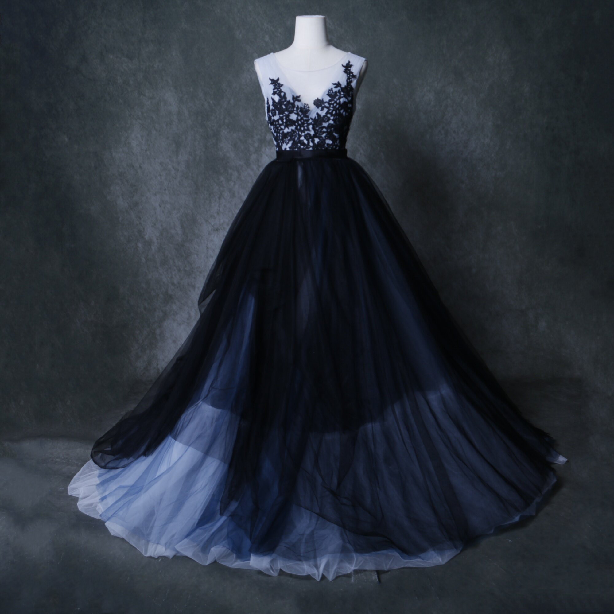 フランス風  カラードレス    アシメドレス 美しい花レース  チュールスカート  デザイン感  ブライダル